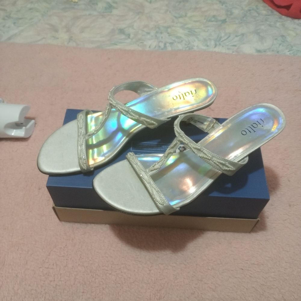 Ladies sandals